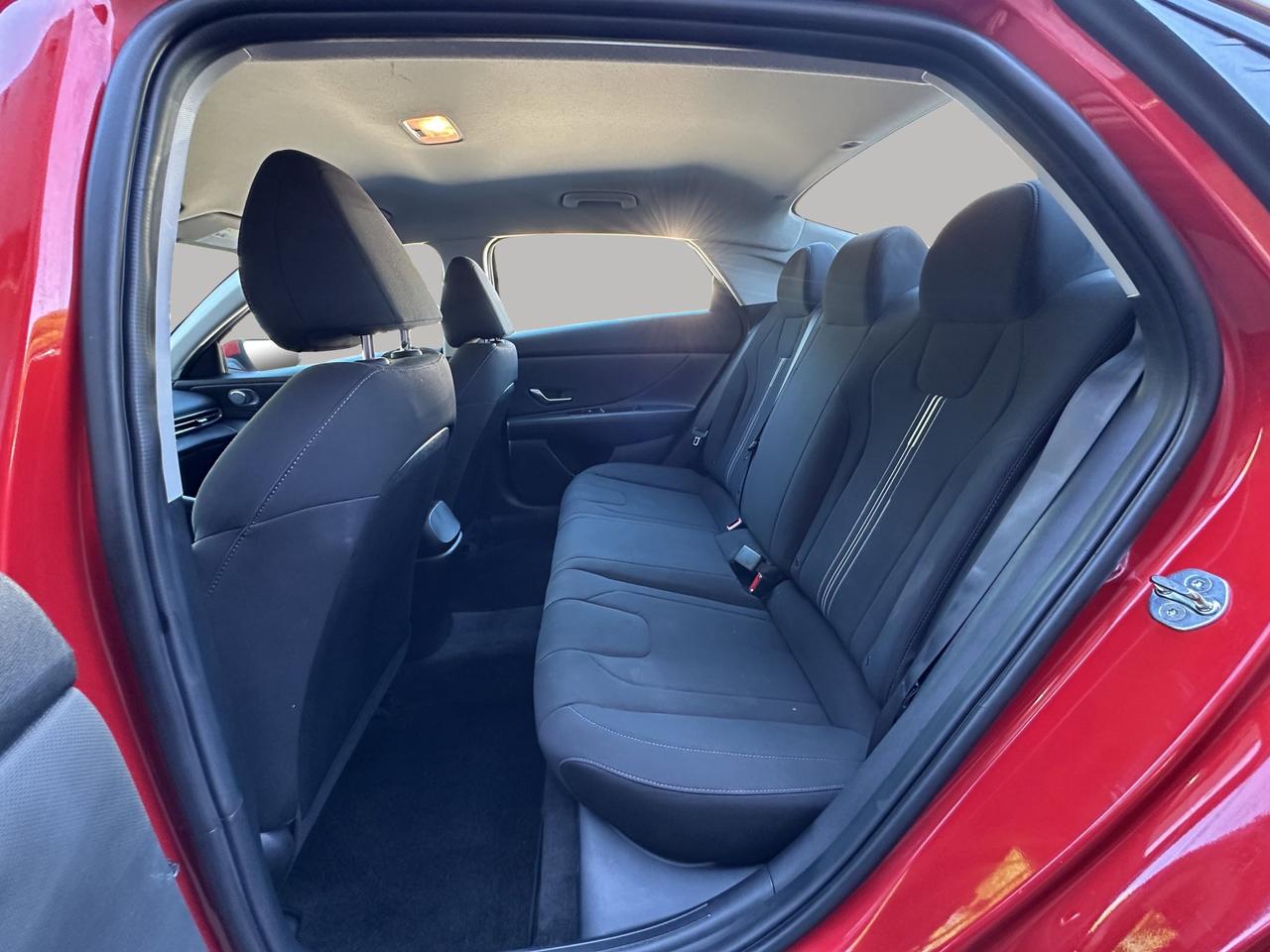 2021 Hyundai Elantra Preferred | Reverse Cam | Heated Seats Photo
