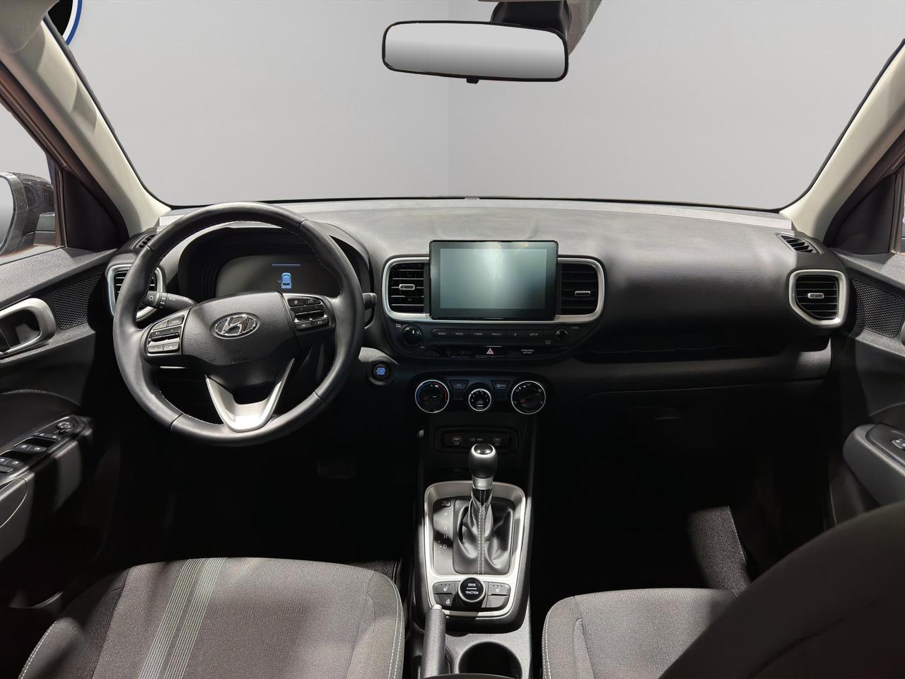 2024 Hyundai Venue Preferred | Reverse Cam | Heated Seats Photo