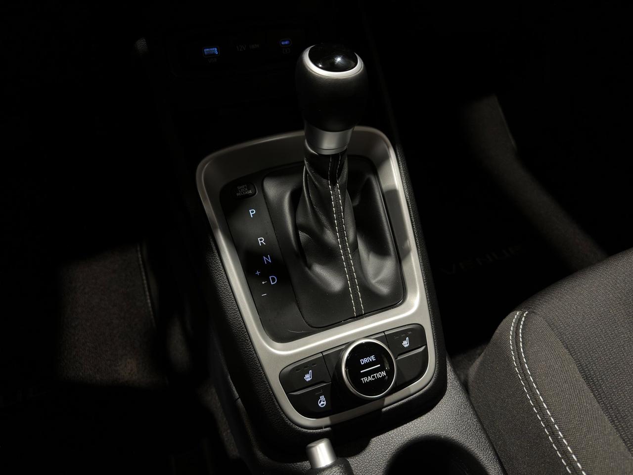 2024 Hyundai Venue Preferred | Reverse Cam | Heated Seats Photo