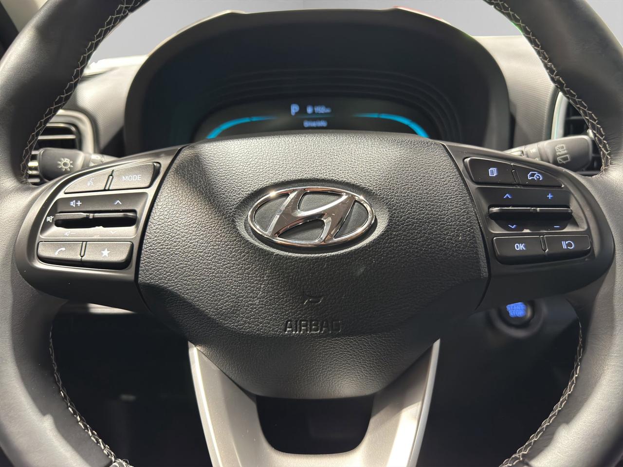 2024 Hyundai Venue Preferred | Reverse Cam | Heated Seats Photo