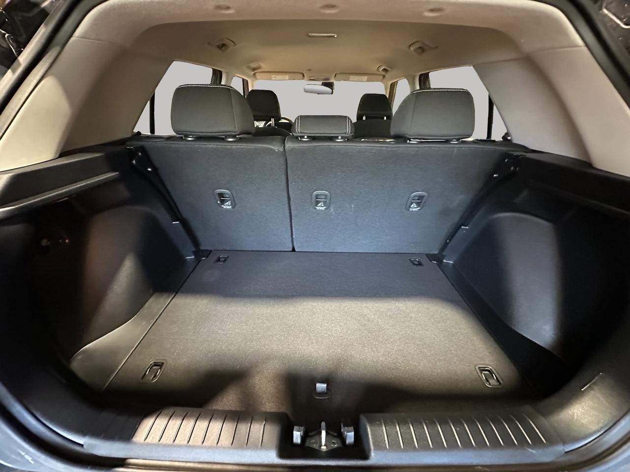 2024 Hyundai Venue Preferred | Reverse Cam | Heated Seats Photo