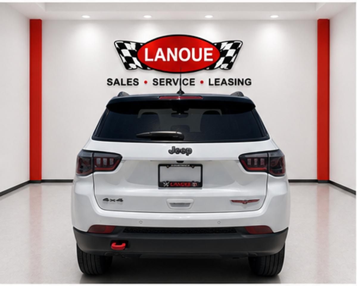 2024 Jeep Compass Trailhawk Photo
