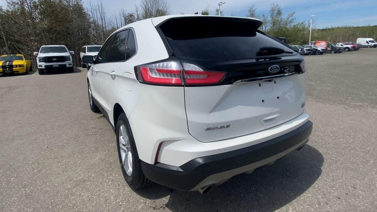 2020 Ford Edge SEL Photo
