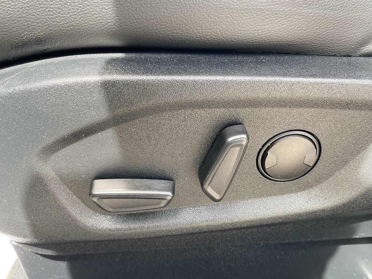 2020 Ford Edge SEL Photo