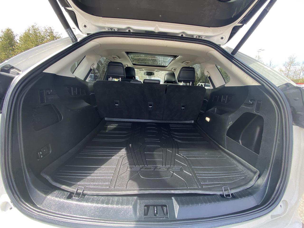2020 Ford Edge SEL Photo