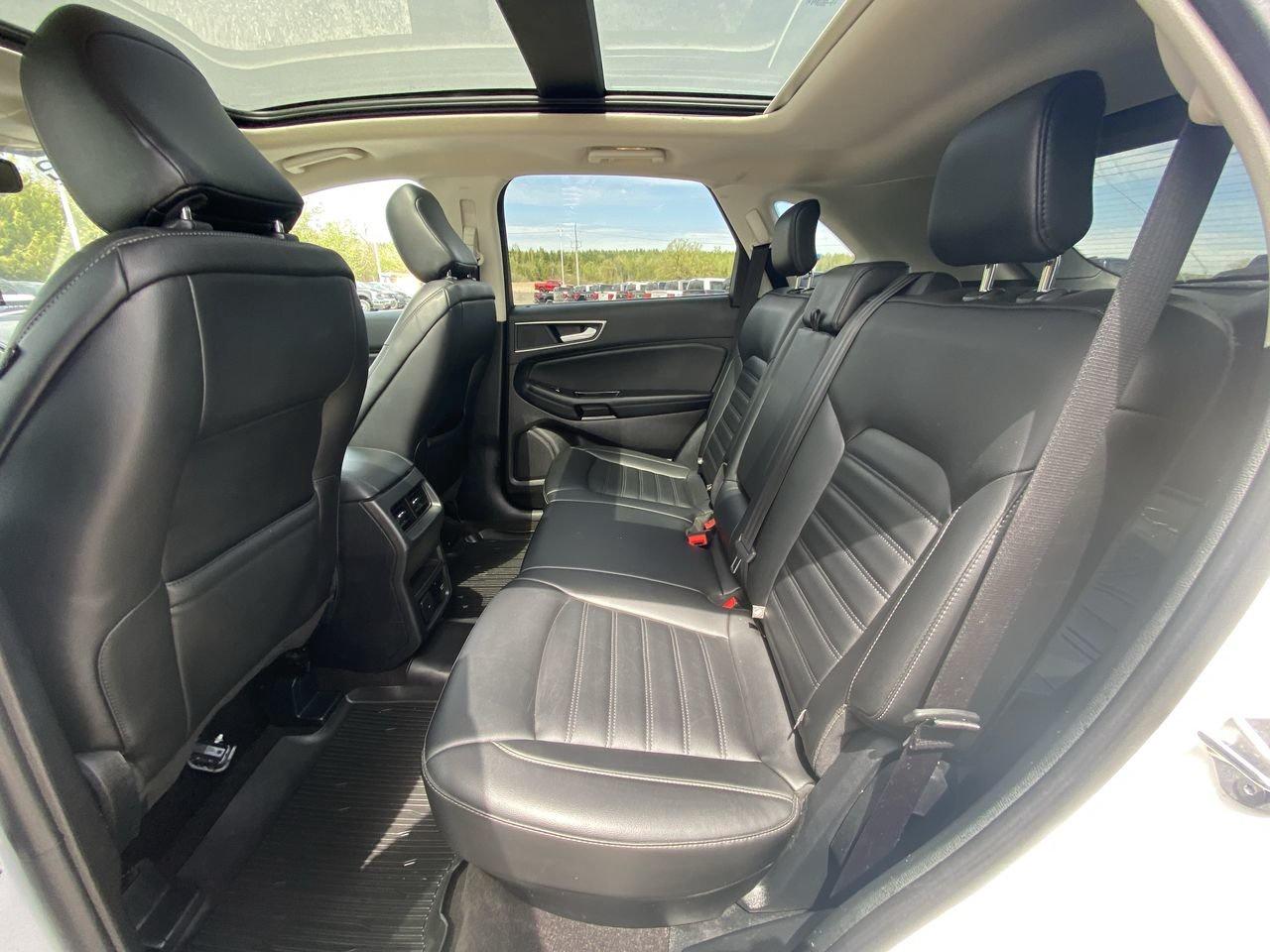 2020 Ford Edge SEL Photo