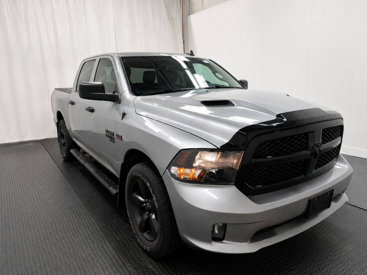 2021 RAM 1500 Classic EXPRESS Photo