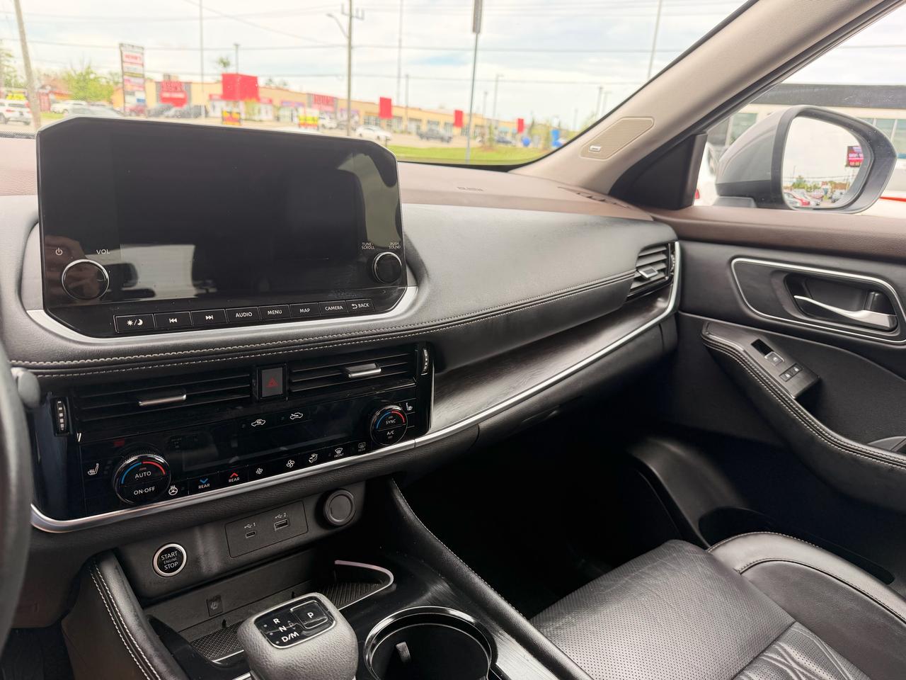2023 Nissan Rogue Platinum Photo