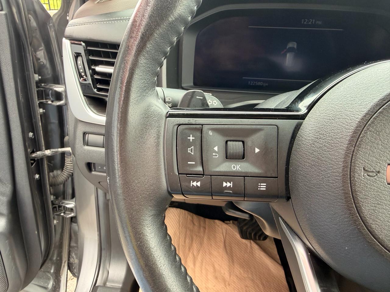 2023 Nissan Rogue Platinum Photo