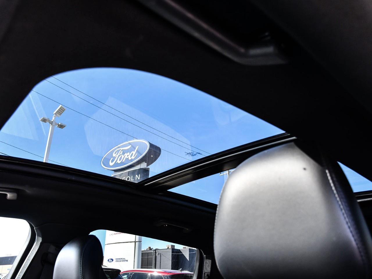 2017 Lincoln MKX AWD 4DR RESERVE Photo