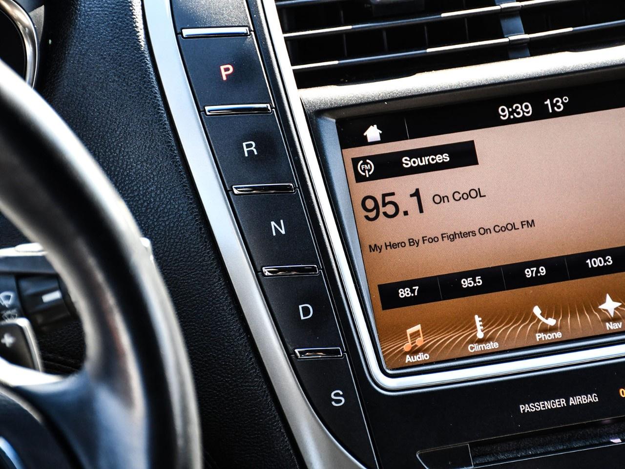 2017 Lincoln MKX AWD 4DR RESERVE Photo