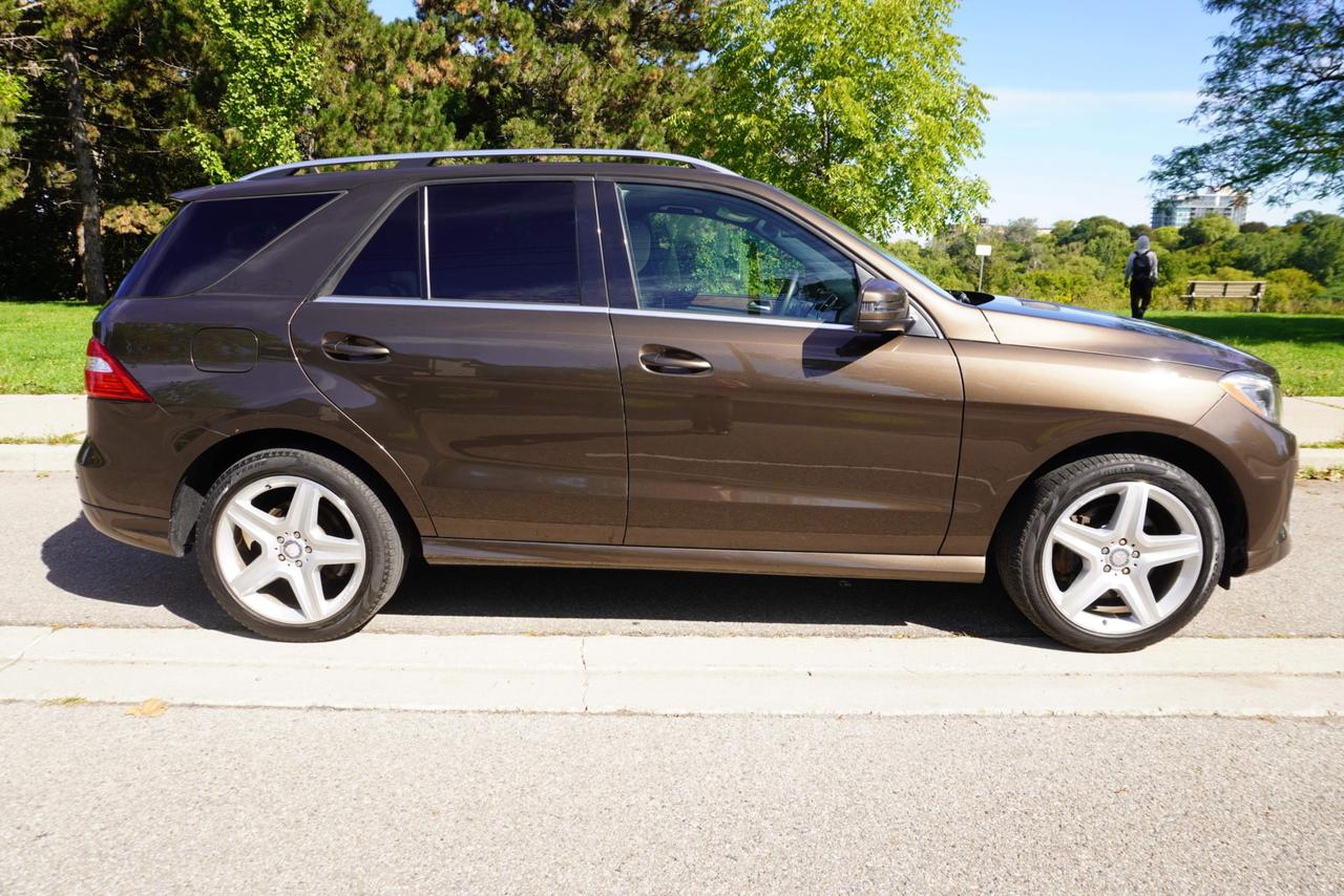 2015 Mercedes-Benz ML-Class ONE OWNER / NO ACCIDENTS / BLUETEC DIESEL / AWD / BUILT TO LAST! Photo