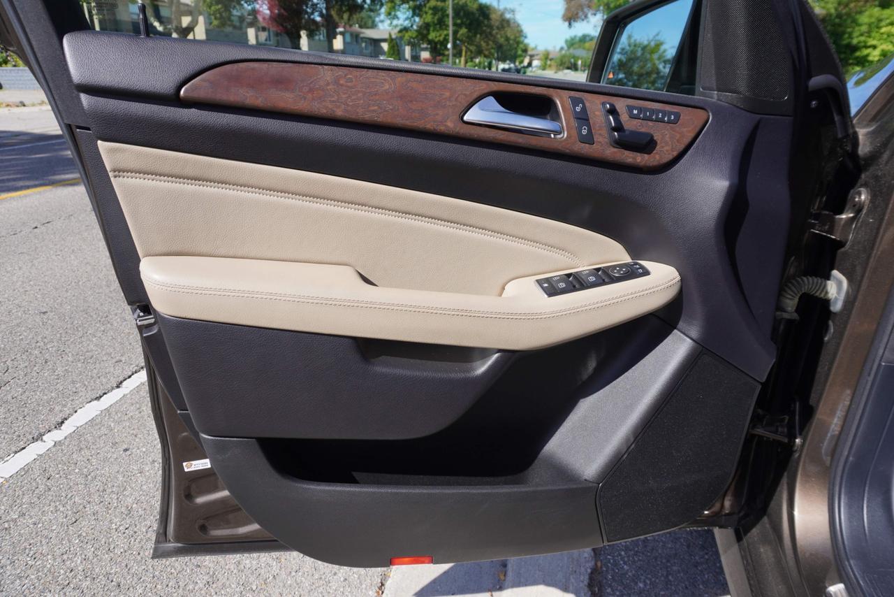 2015 Mercedes-Benz ML-Class ONE OWNER / NO ACCIDENTS / BLUETEC DIESEL / AWD / BUILT TO LAST! Photo
