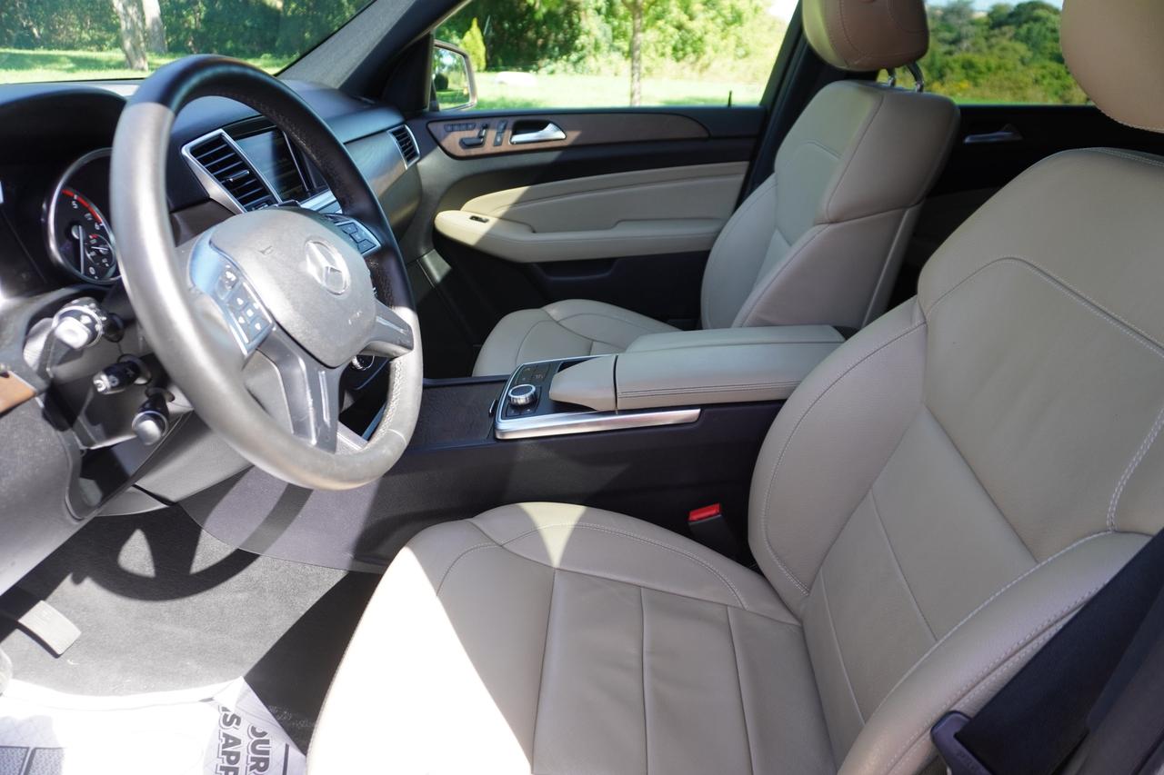 2015 Mercedes-Benz ML-Class ONE OWNER / NO ACCIDENTS / BLUETEC DIESEL / AWD / BUILT TO LAST! Photo