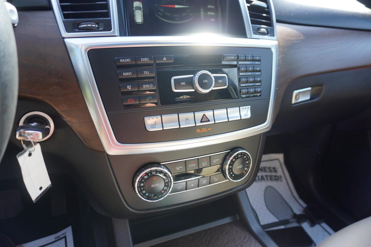 2015 Mercedes-Benz ML-Class ONE OWNER / NO ACCIDENTS / BLUETEC DIESEL / AWD / BUILT TO LAST! Photo