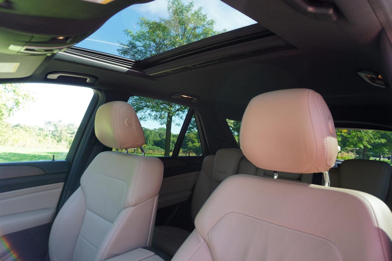 2015 Mercedes-Benz ML-Class ONE OWNER / NO ACCIDENTS / BLUETEC DIESEL / AWD / BUILT TO LAST! Photo
