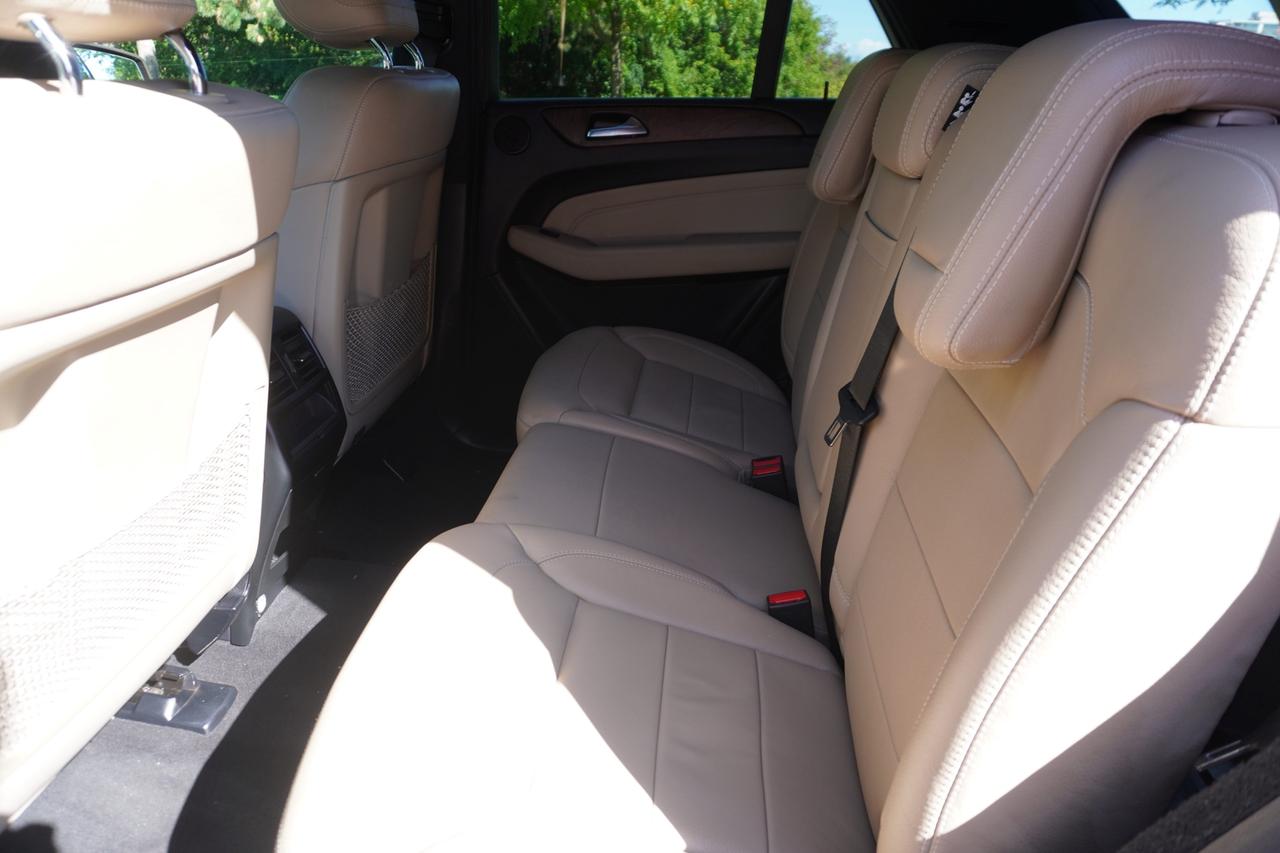 2015 Mercedes-Benz ML-Class ONE OWNER / NO ACCIDENTS / BLUETEC DIESEL / AWD / BUILT TO LAST! Photo