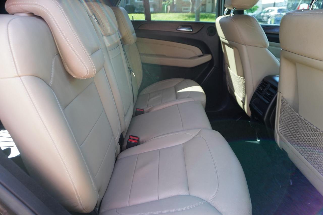 2015 Mercedes-Benz ML-Class ONE OWNER / NO ACCIDENTS / BLUETEC DIESEL / AWD / BUILT TO LAST! Photo