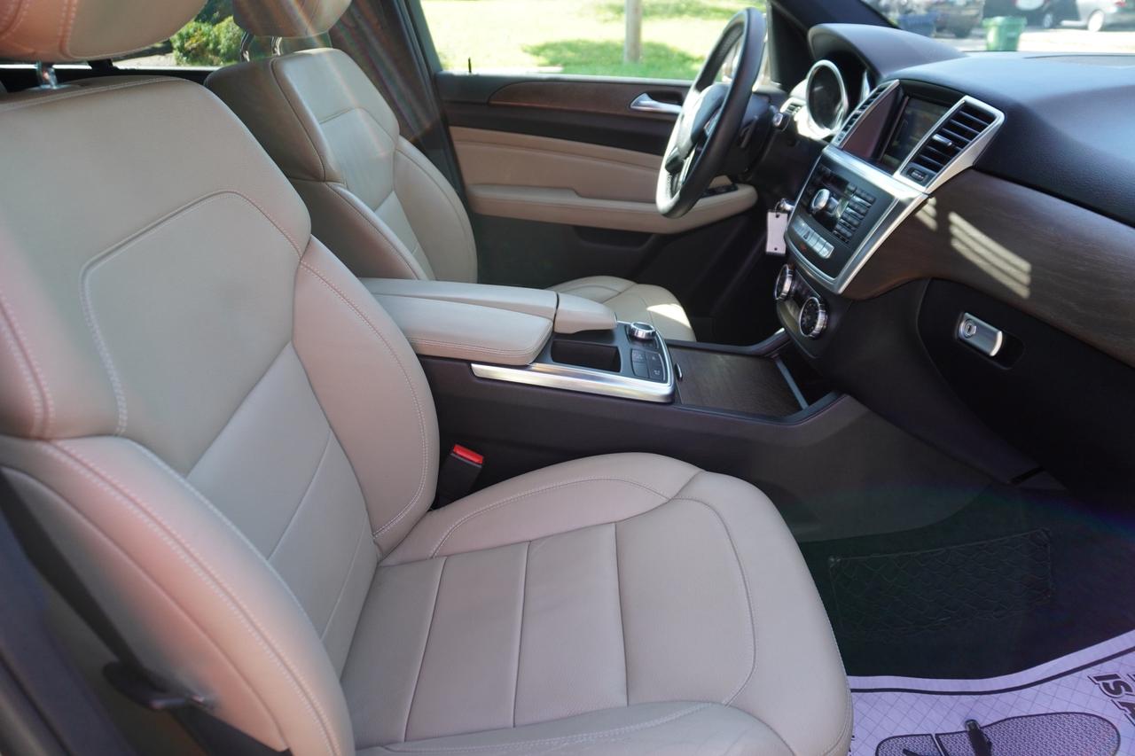 2015 Mercedes-Benz ML-Class ONE OWNER / NO ACCIDENTS / BLUETEC DIESEL / AWD / BUILT TO LAST! Photo