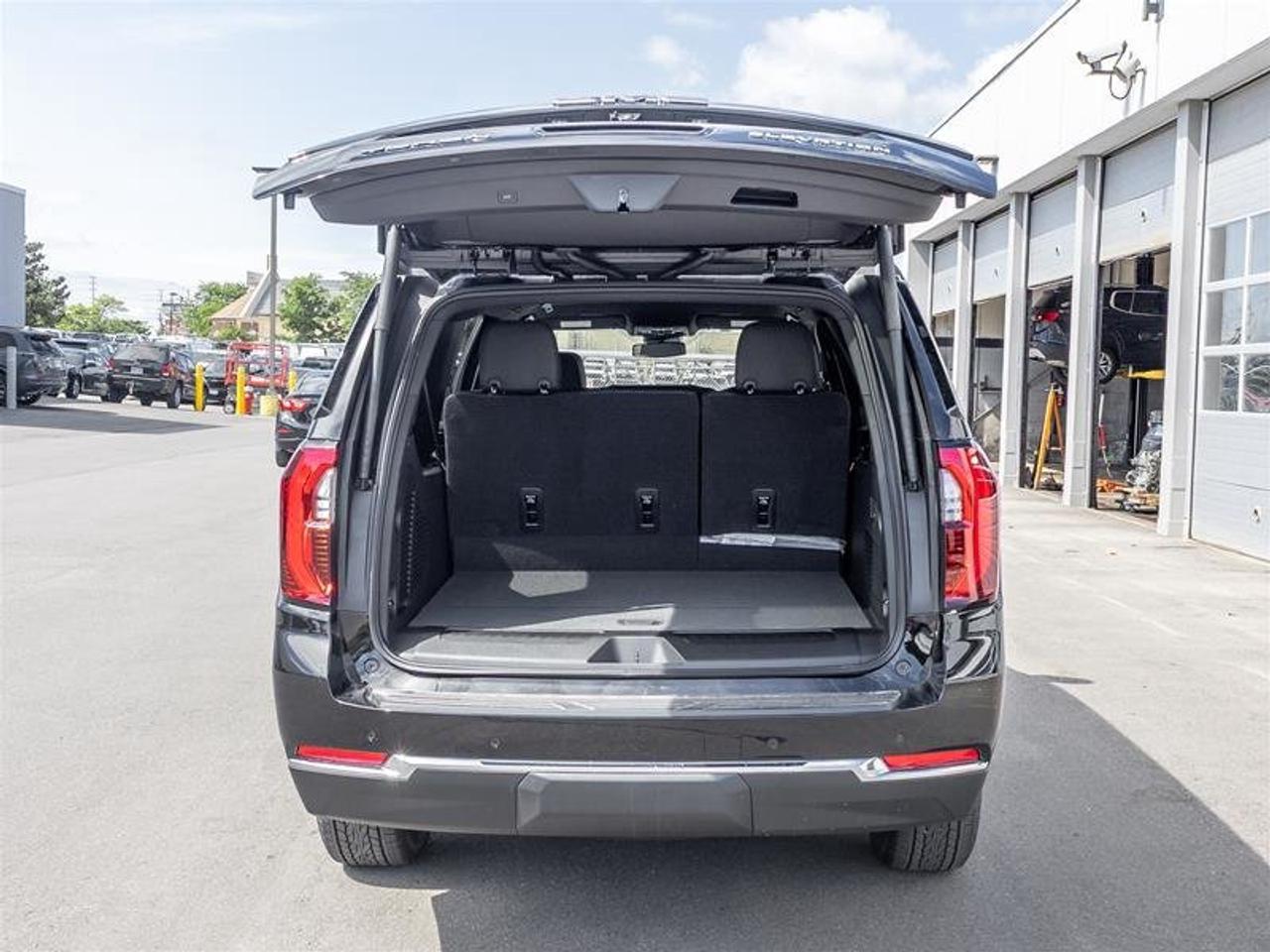 2026 GMC Yukon XL Elevation Photo