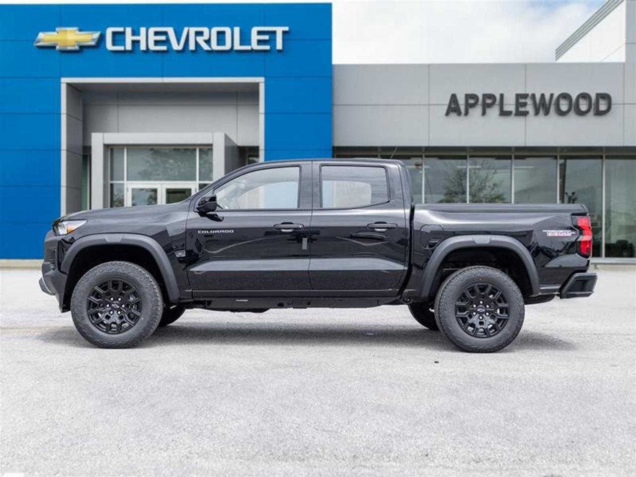 2026 Chevrolet Colorado Trail Boss Photo2