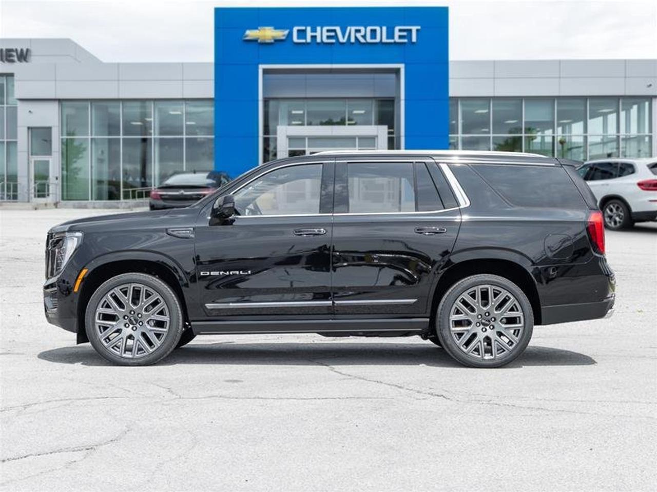 2026 GMC Yukon Denali Ultimate Photo2
