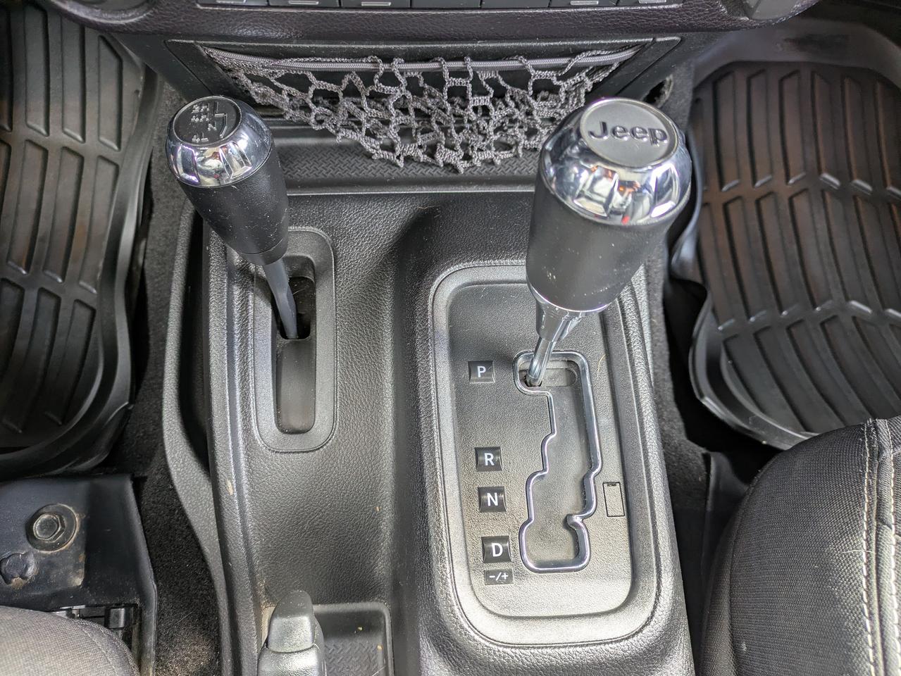 2016 Jeep Wrangler 4WD 4DR SAHARA Photo