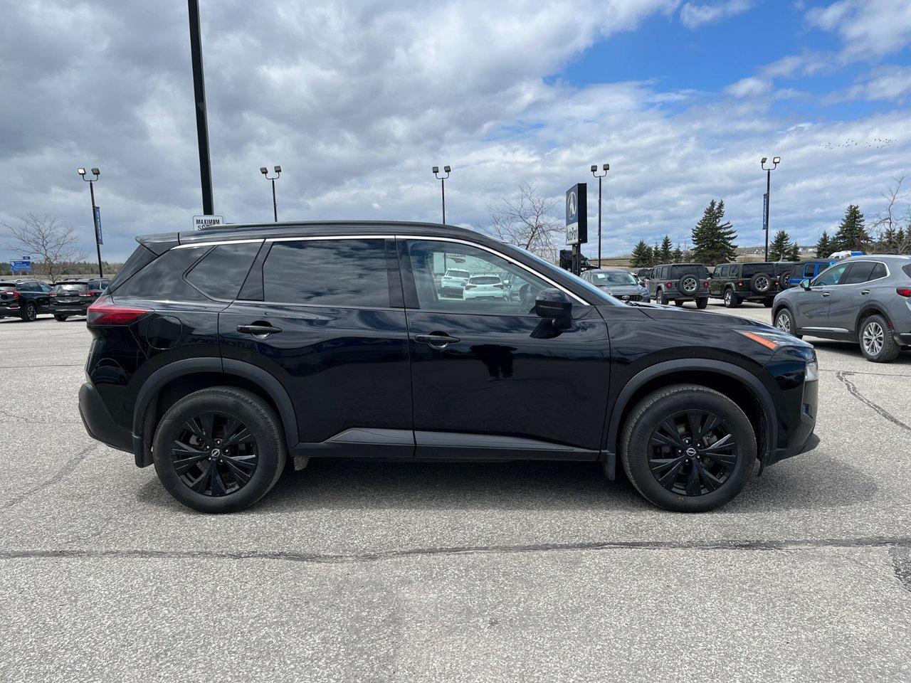 2023 Nissan Rogue AWD SV Midnight Edition Photo