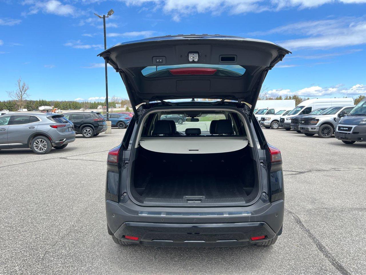 2023 Nissan Rogue AWD SV Midnight Edition Photo