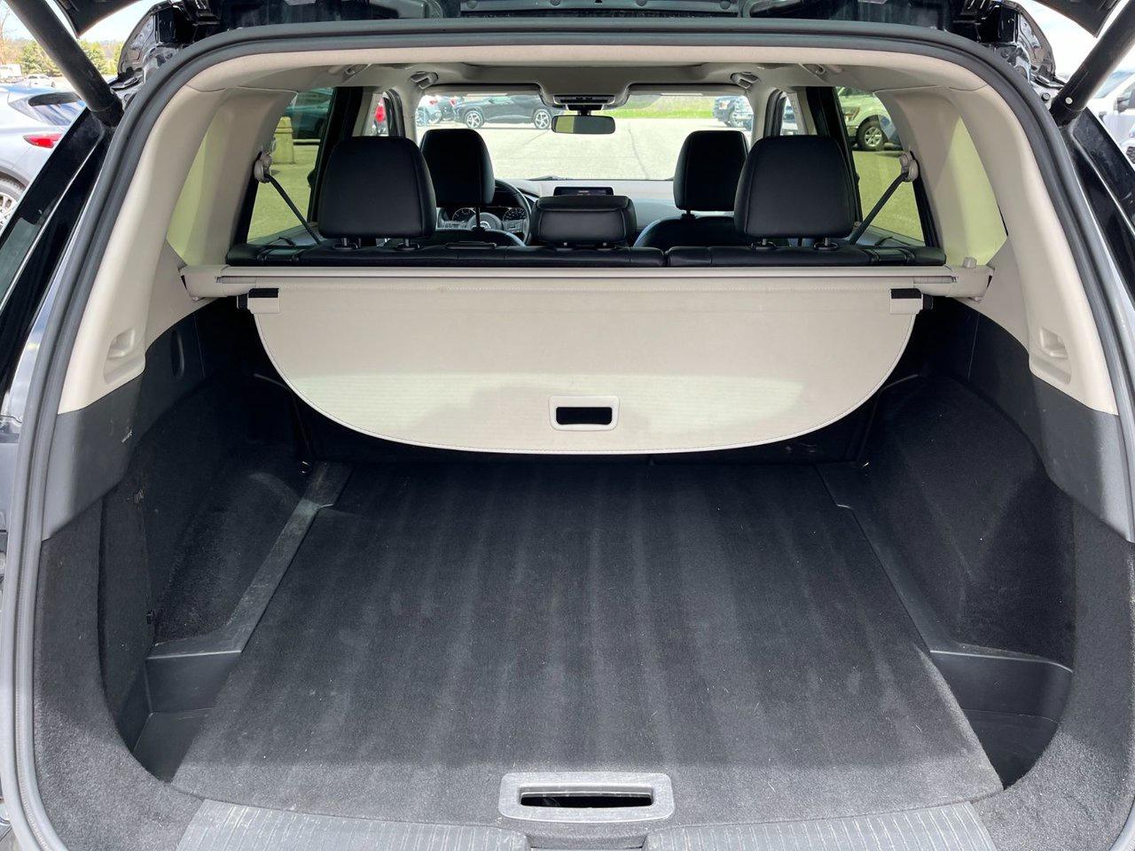 2023 Nissan Rogue AWD SV Midnight Edition Photo