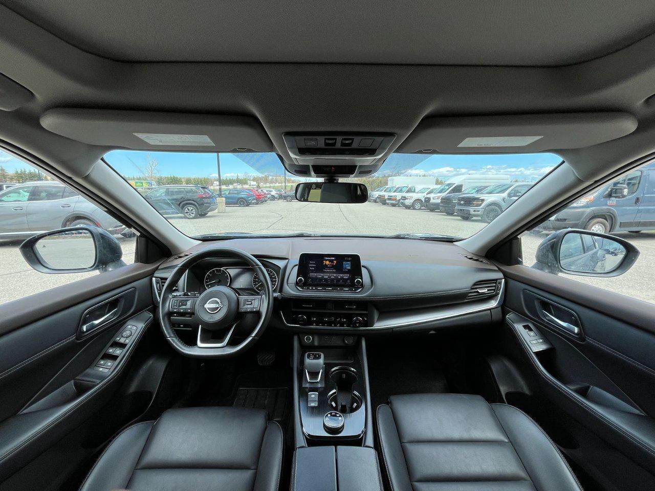 2023 Nissan Rogue AWD SV Midnight Edition Photo