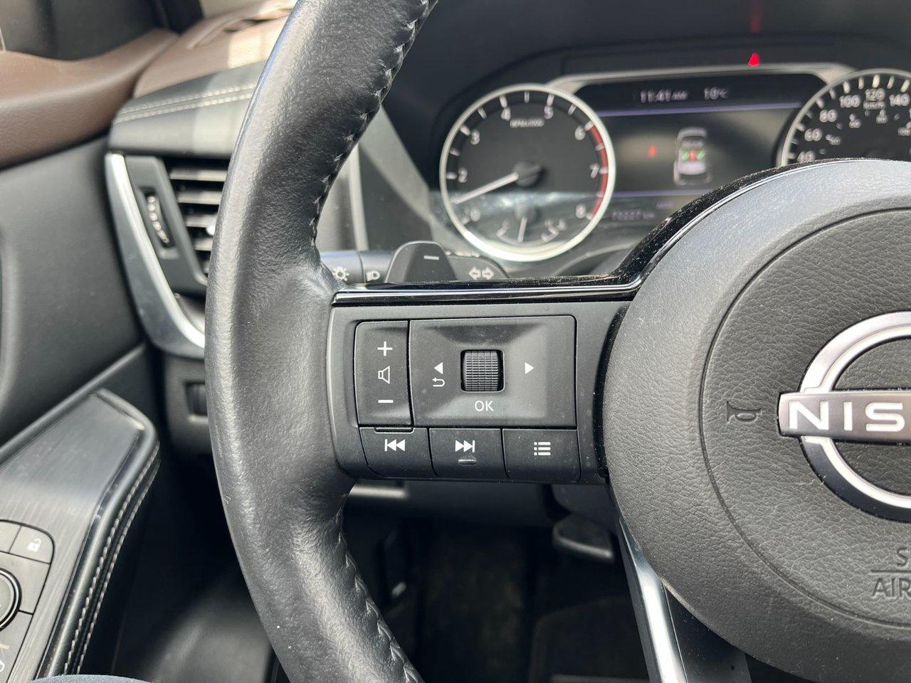 2023 Nissan Rogue AWD SV Midnight Edition Photo