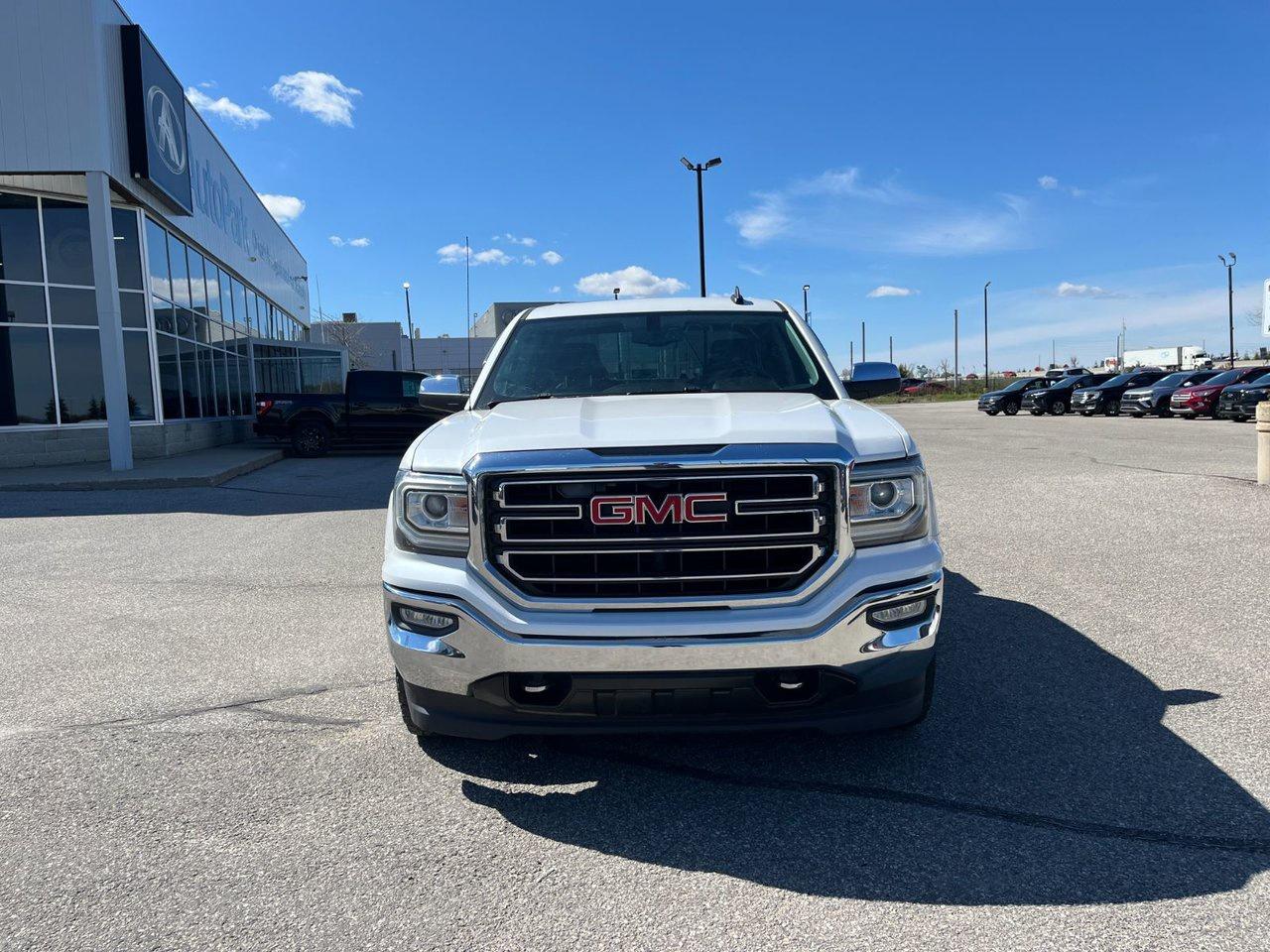 2017 GMC Sierra 1500 4WD Crew Cab 143.5 SLT Photo2