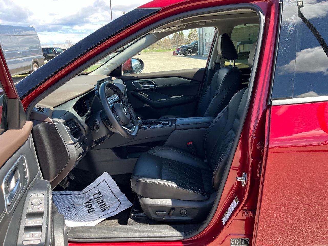 2023 Nissan Rogue AWD Platinum Photo