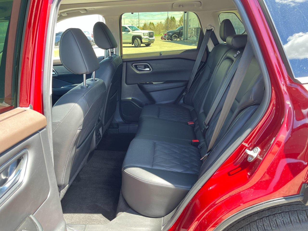 2023 Nissan Rogue AWD Platinum Photo