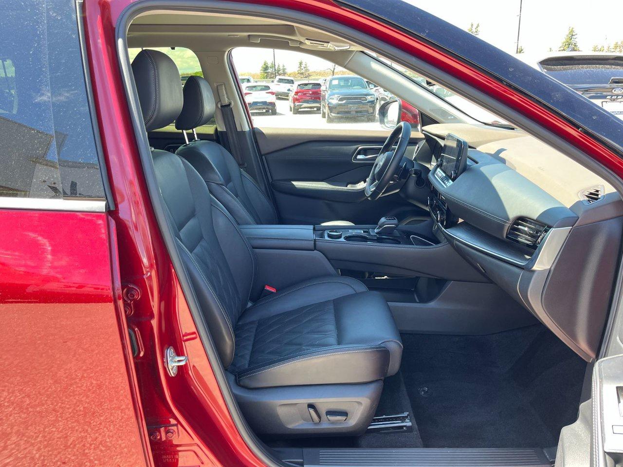 2023 Nissan Rogue AWD Platinum Photo