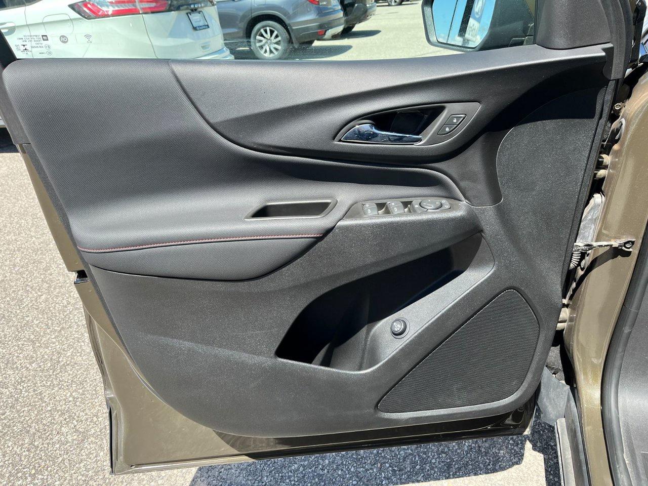 2023 Chevrolet Equinox AWD 4dr RS Photo