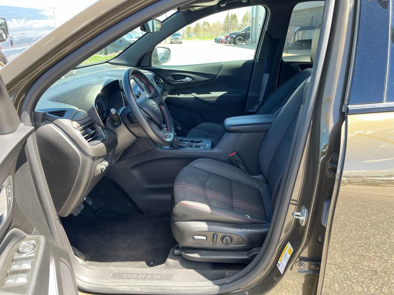 2023 Chevrolet Equinox AWD 4dr RS Photo