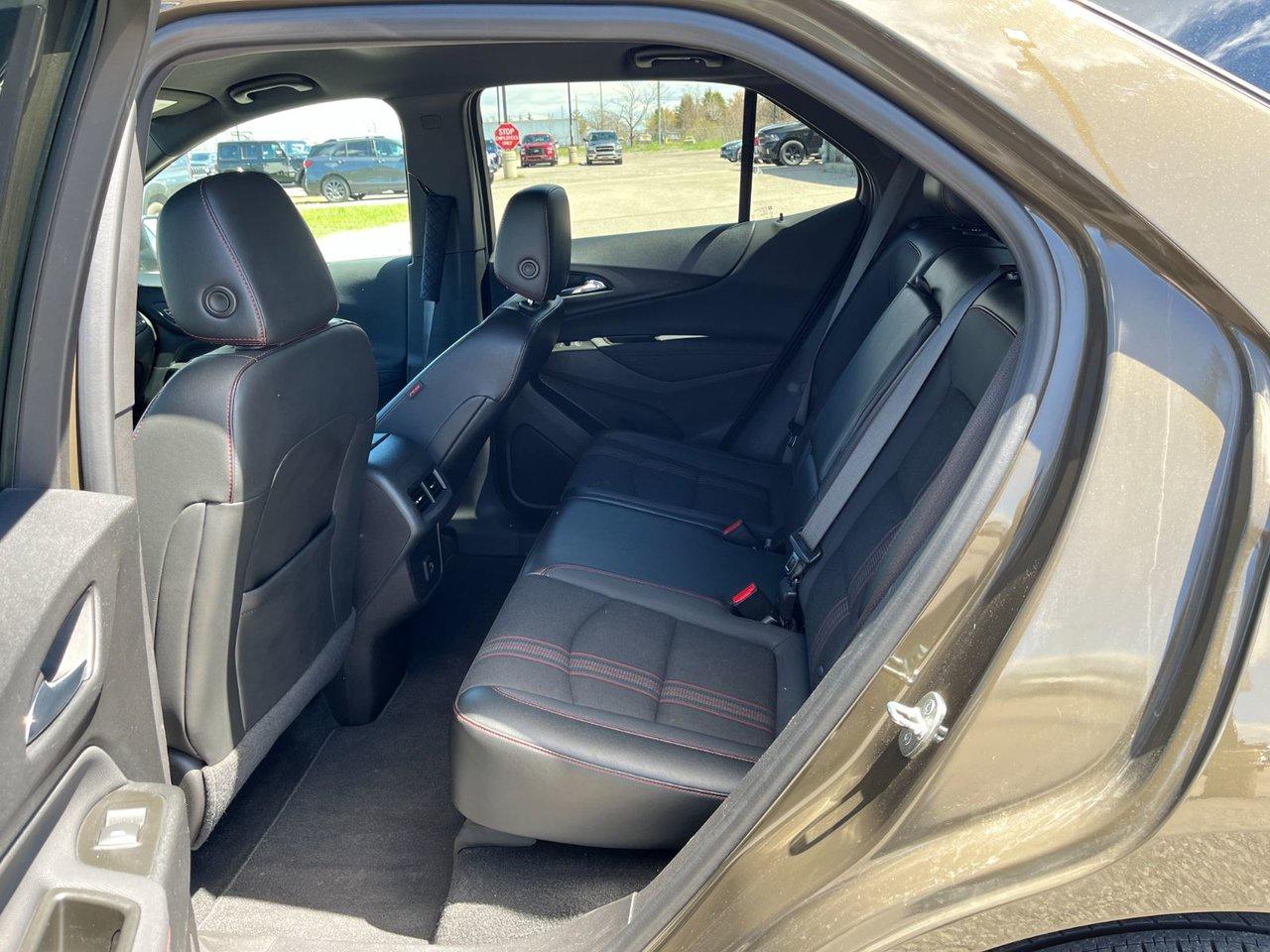 2023 Chevrolet Equinox AWD 4dr RS Photo