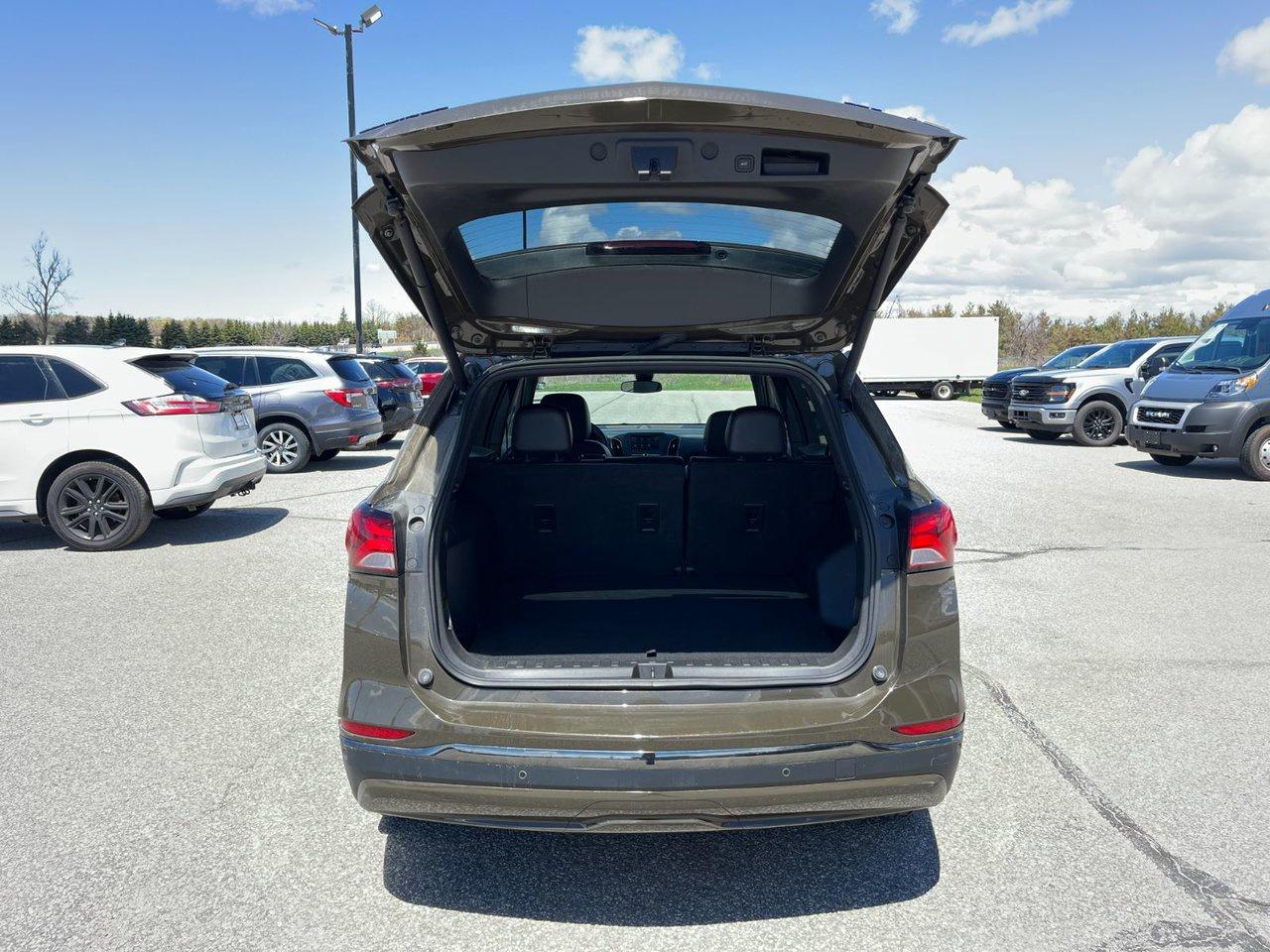 2023 Chevrolet Equinox AWD 4dr RS Photo