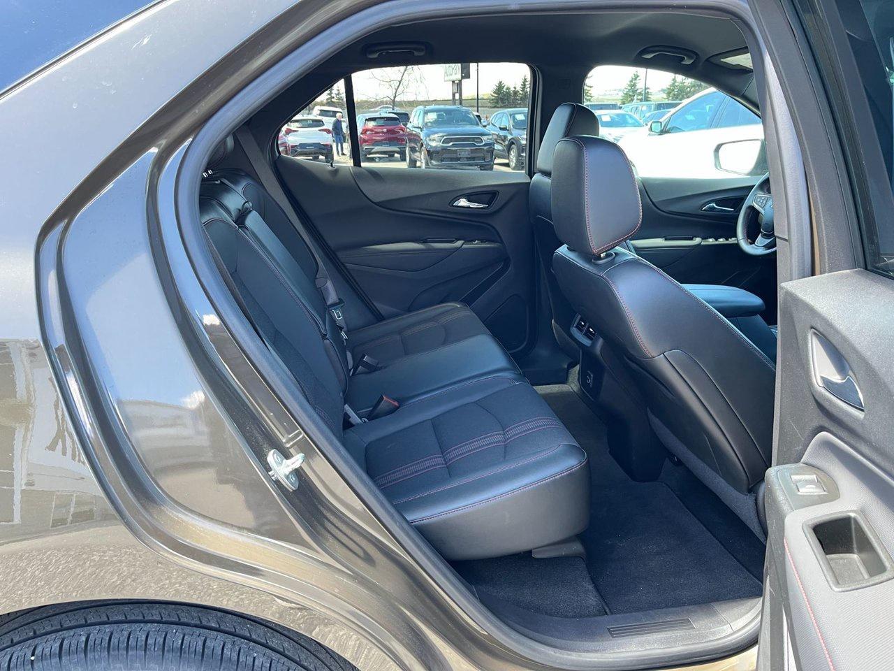 2023 Chevrolet Equinox AWD 4dr RS Photo