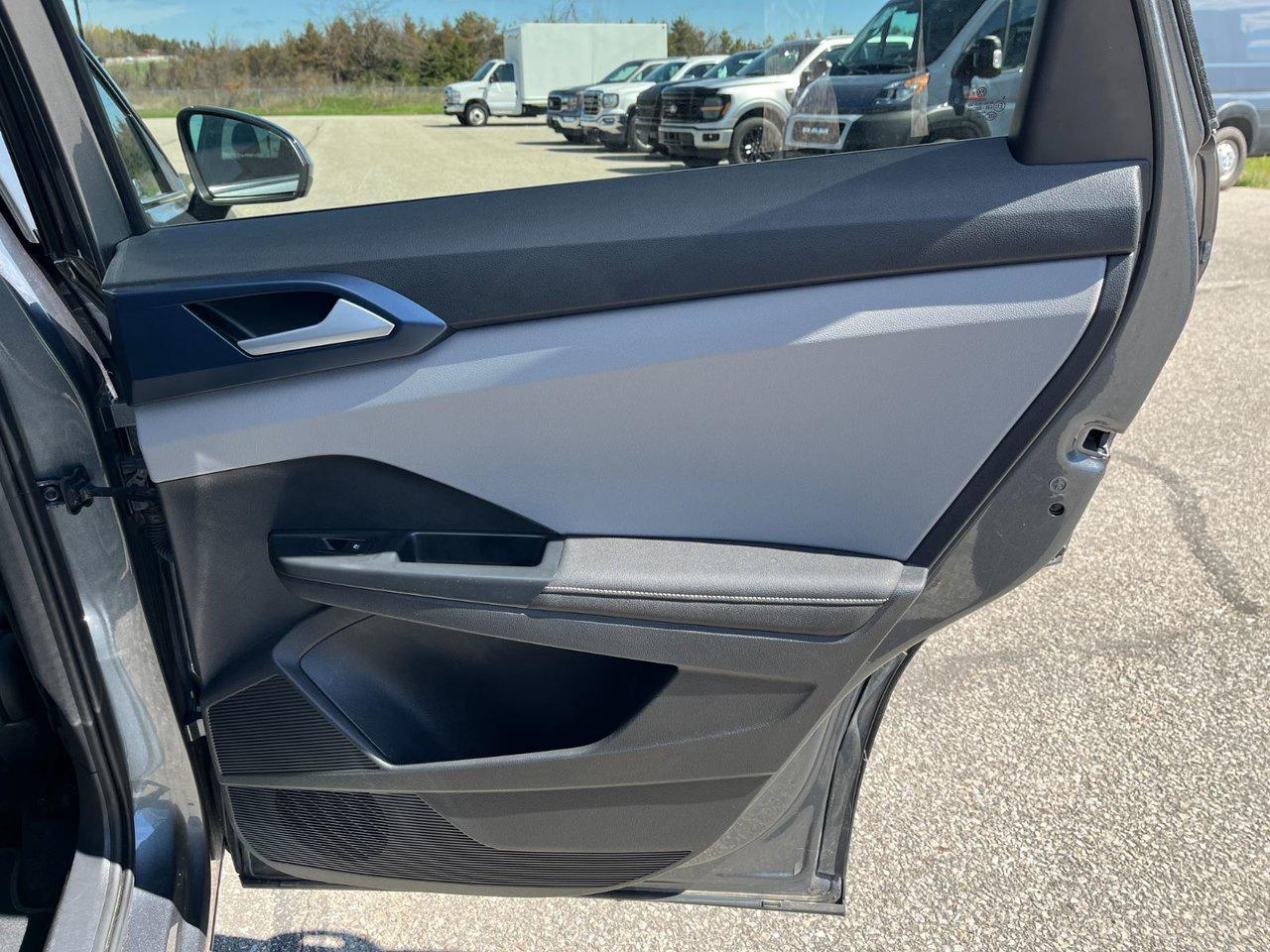 2024 Volkswagen Taos Comfortline FWD Photo