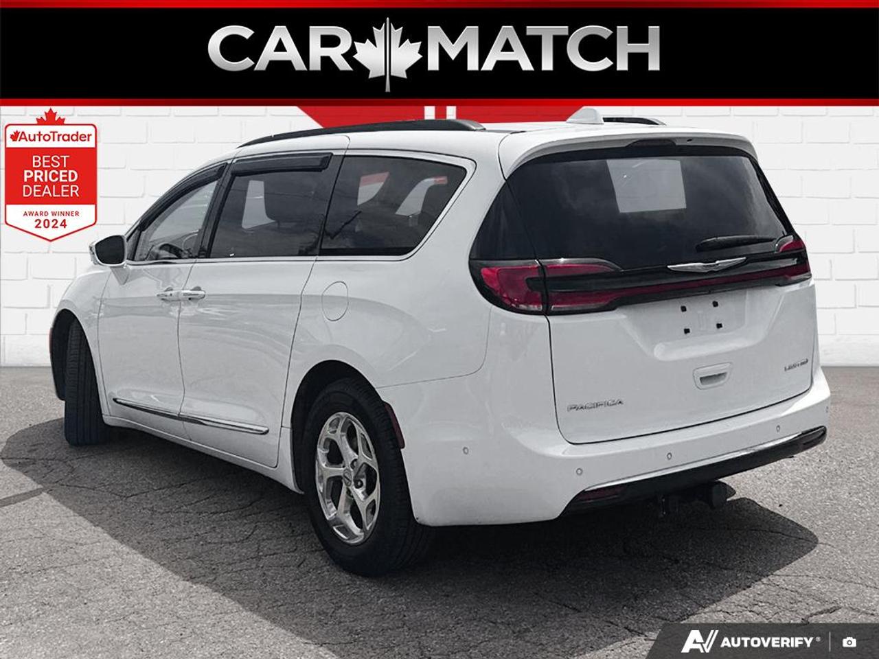 2022 Chrysler Pacifica LIMITED / NO ACCIDENTS / PANO ROOF / LEATHER / NAV Photo