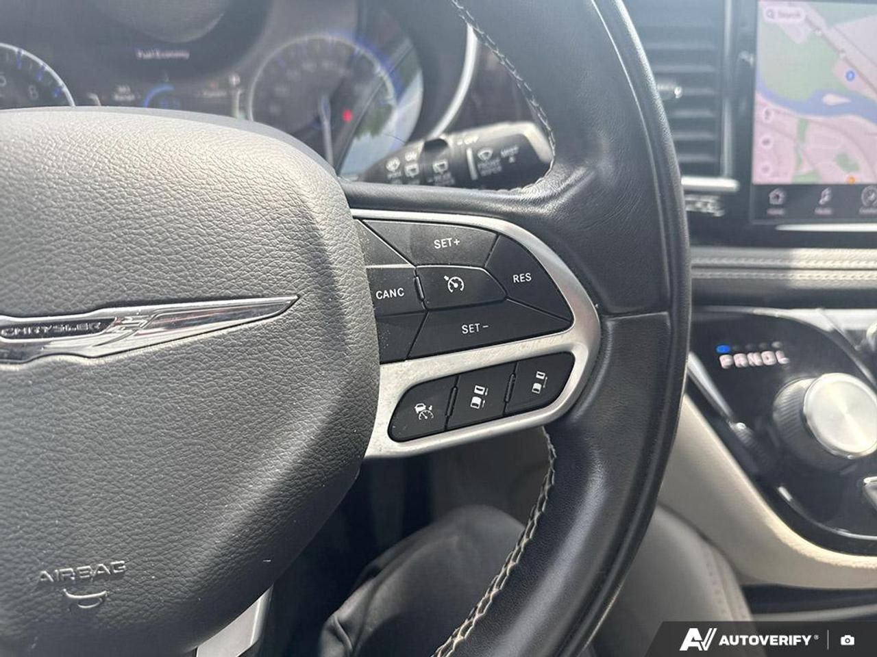 2022 Chrysler Pacifica LIMITED / NO ACCIDENTS / PANO ROOF / LEATHER / NAV Photo