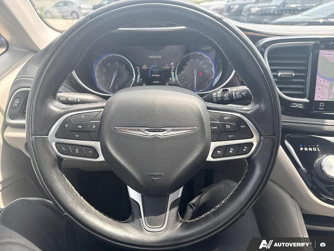 2022 Chrysler Pacifica LIMITED / NO ACCIDENTS / PANO ROOF / LEATHER / NAV Photo