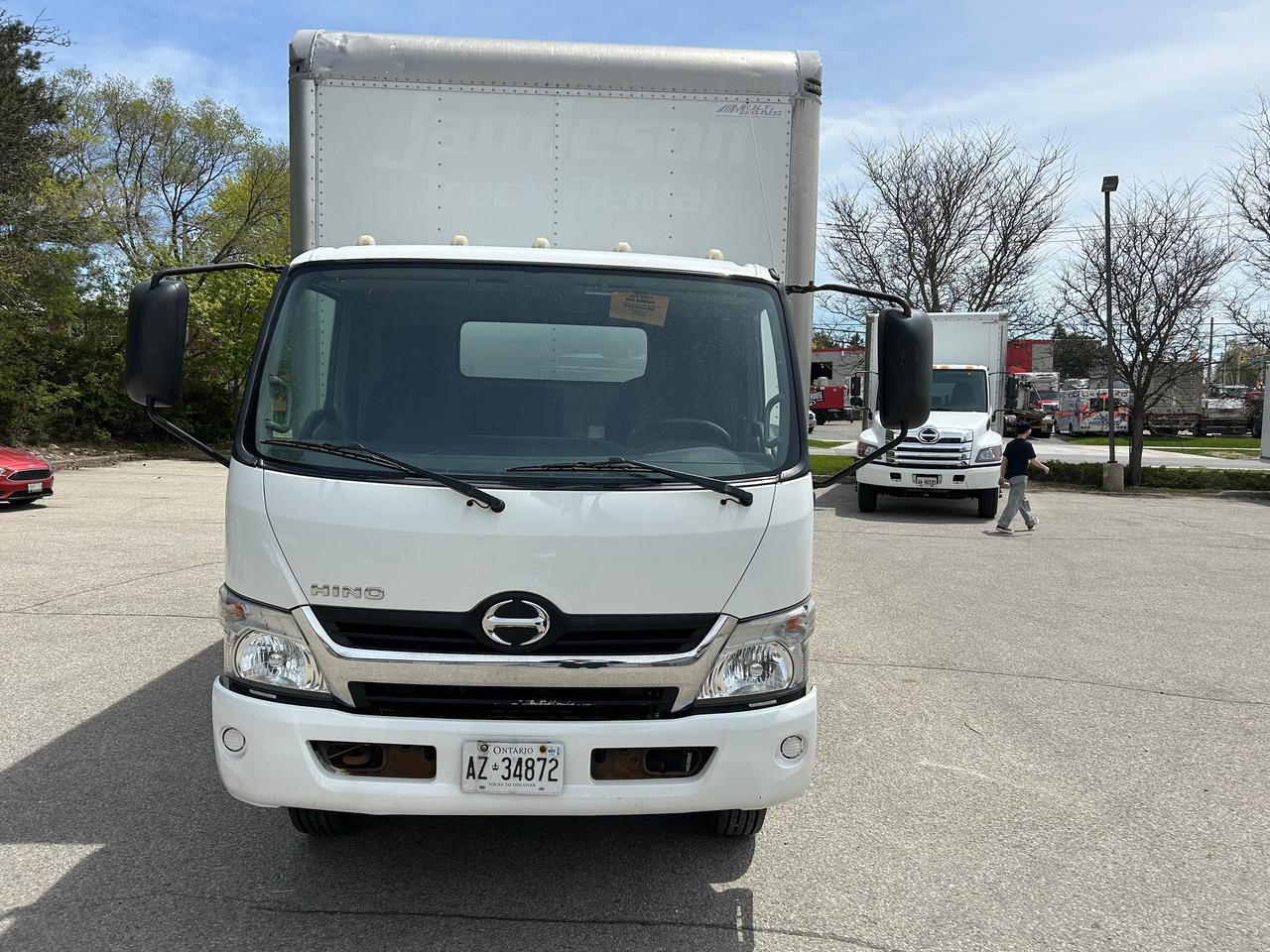 2020 Hino 195 20' with ramp Photo