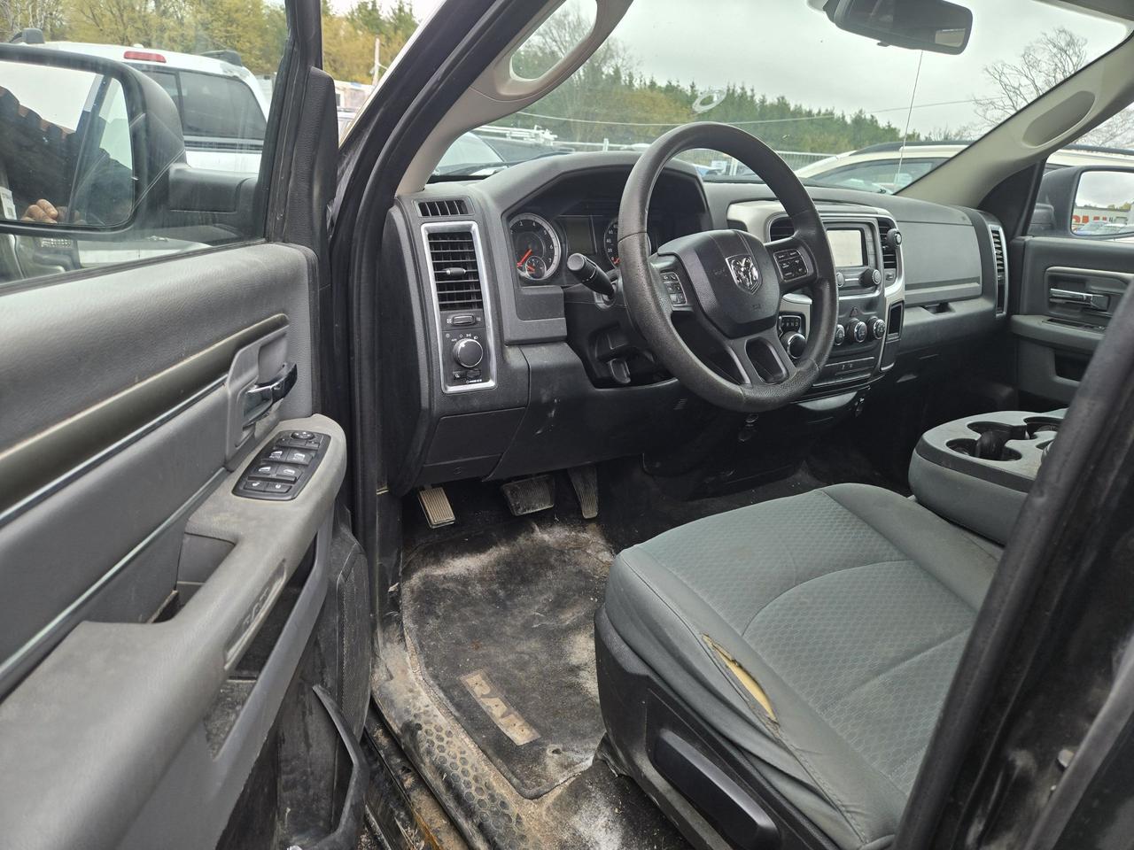 2016 RAM 1500 SLT - Photo #11