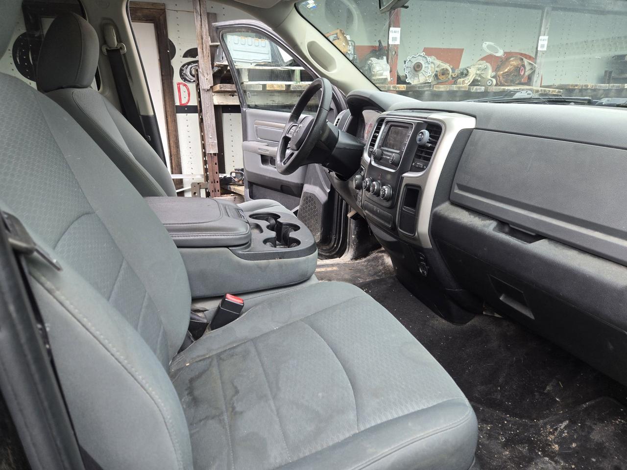 2016 RAM 1500 SLT - Photo #14