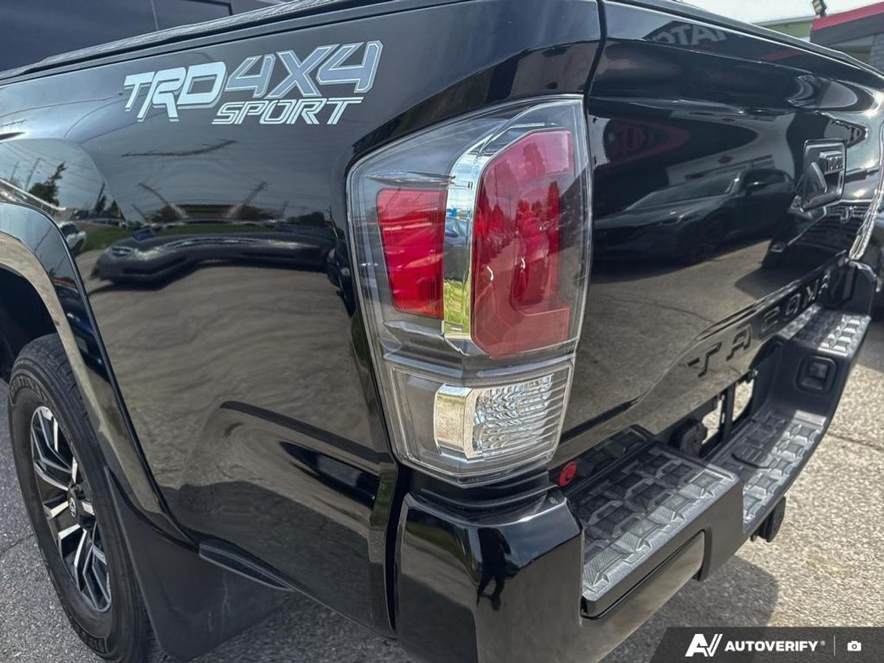 2023 Toyota Tacoma TRD SPORT PKG / NAV / 4X4 / PWR SEAT / HTD SEATS Photo