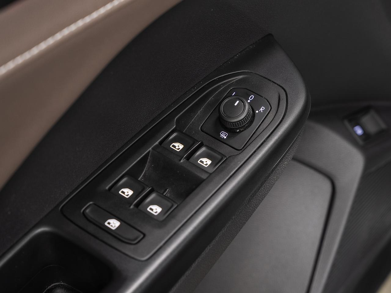 2022 Volkswagen Taos HIGHLINE AWD | Nav | Leather | Panoroof | CarPlay Photo
